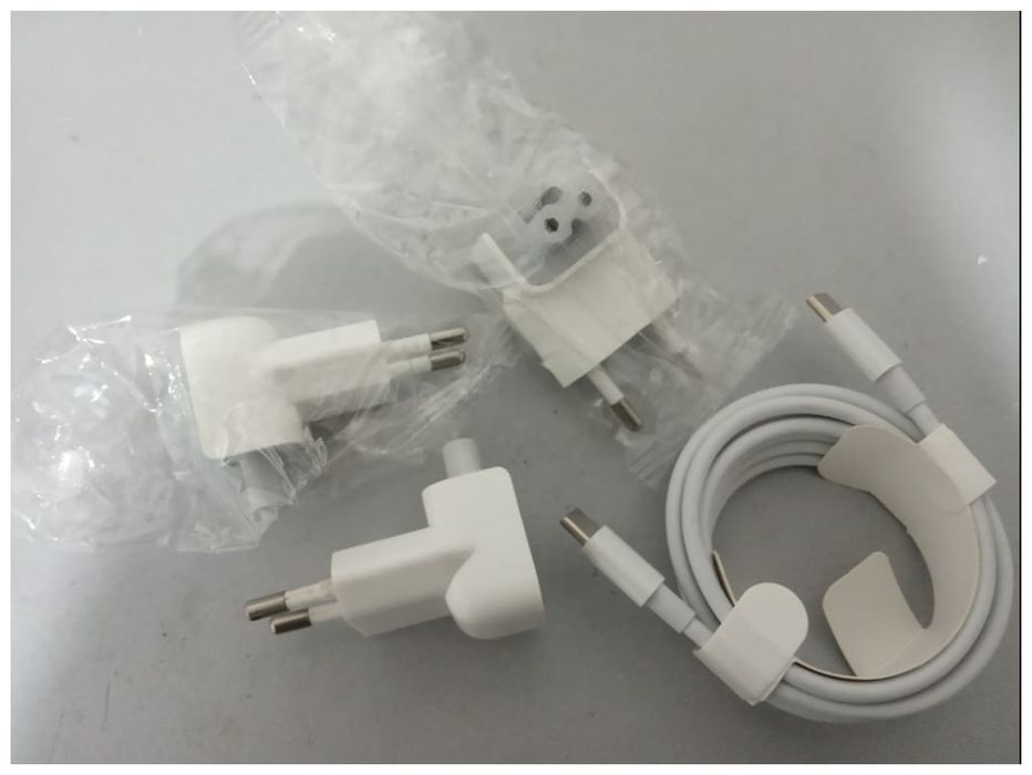- от ( Apple ) зарядка для MacBook - блок питания на макбук