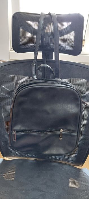 Rucsac piele naturala, impecabil