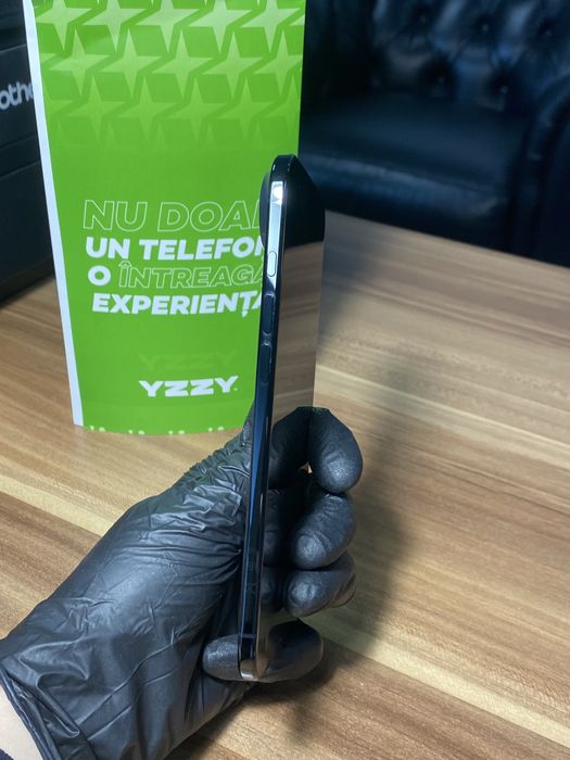 iPhone Air • 256 GB • Black