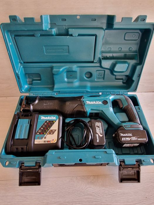 Ferăstrău sabie MAKITA DJR 186