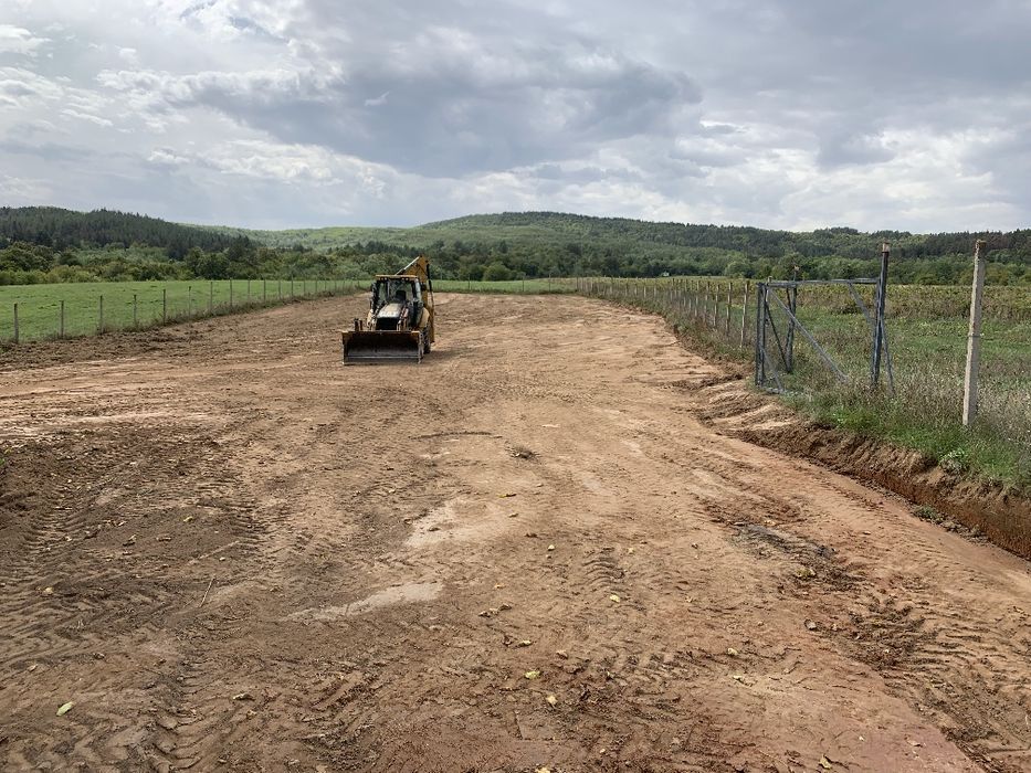 Услуги с комбиниран багер и самосвал Казанлък