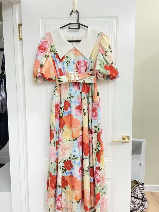 Продам красивые вечерние платья!