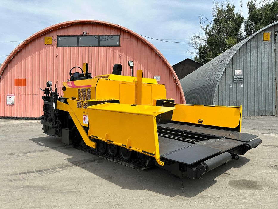 Японский асфальтоукладчик SUMITOMO