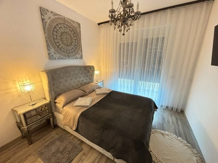 Apartament cu 3 camere, terasa si loc de parcare
