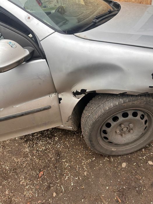 Golf 5 avariat de vanzare ori dezmembrare