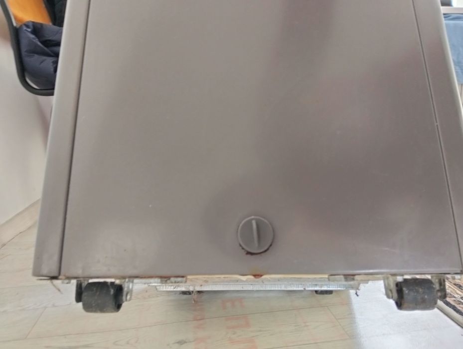 Срочно продам морозилку