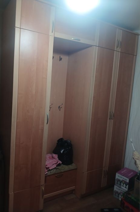 Продам шкаф для прихожей