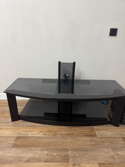 Продам тумбу под телевизор