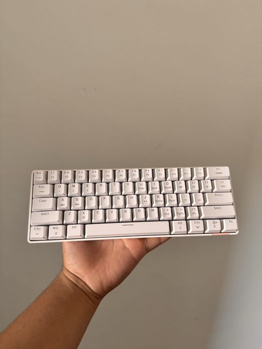 Продается клавиатура Ajazz STK61