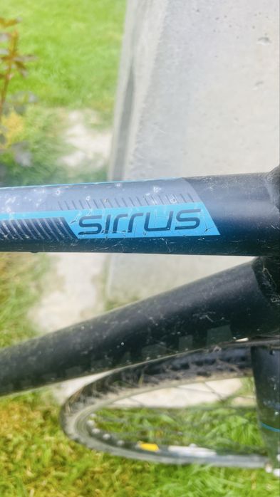 Bicicleta adusa din anglia sirrus carbon
