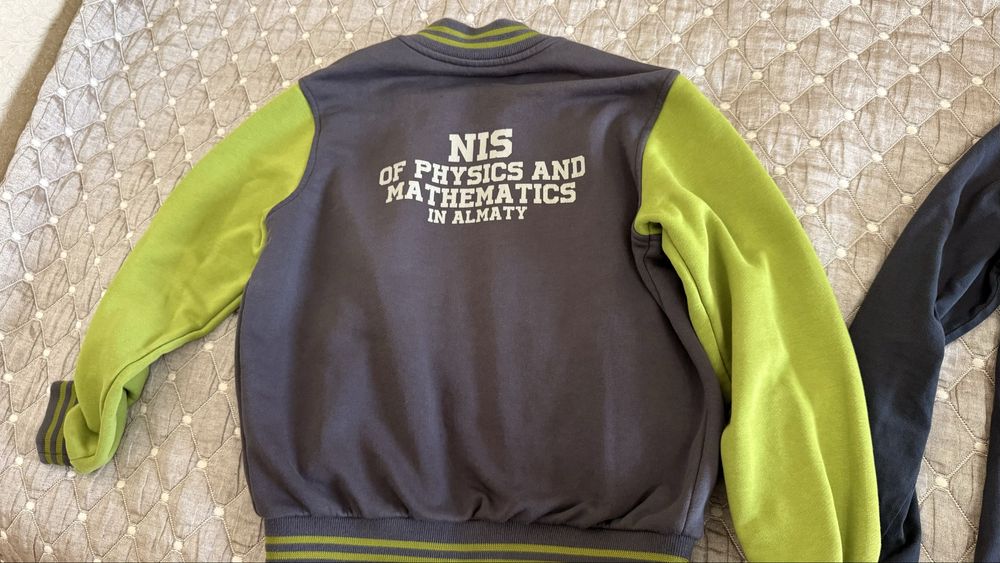 Бомбер НИШ в хорошем состоянии.