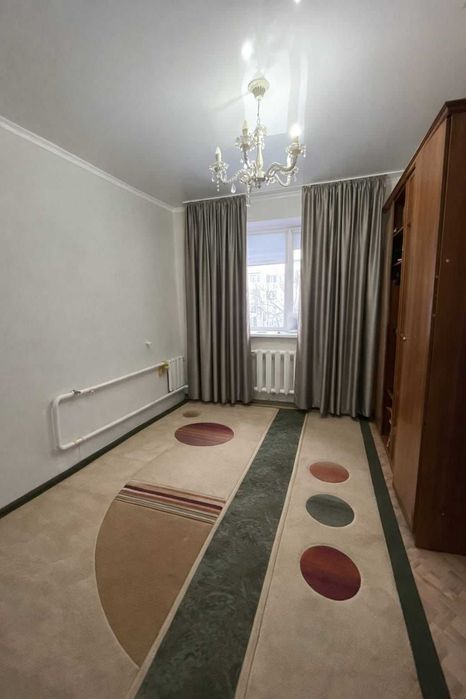 Продам трехкомнатную квартиру