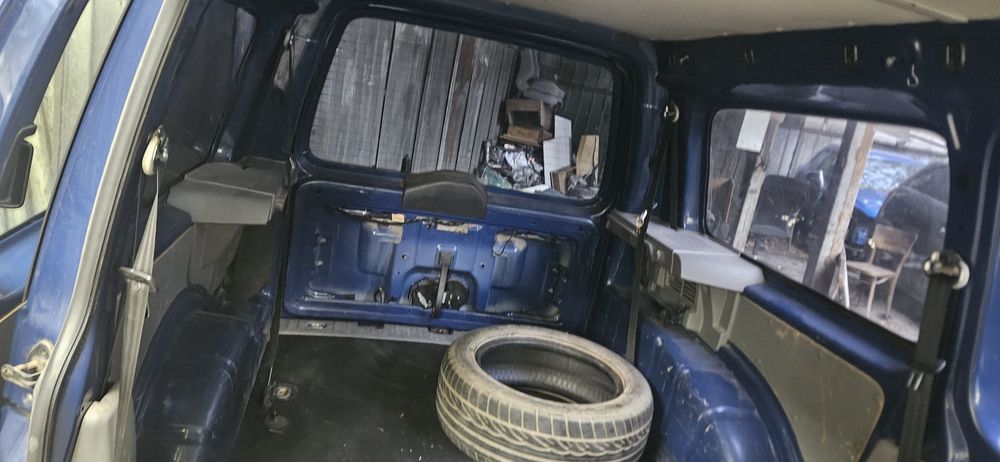 VW  CADDY II 2.0 TDI 140 коня BMM 8V 2008 година На Части