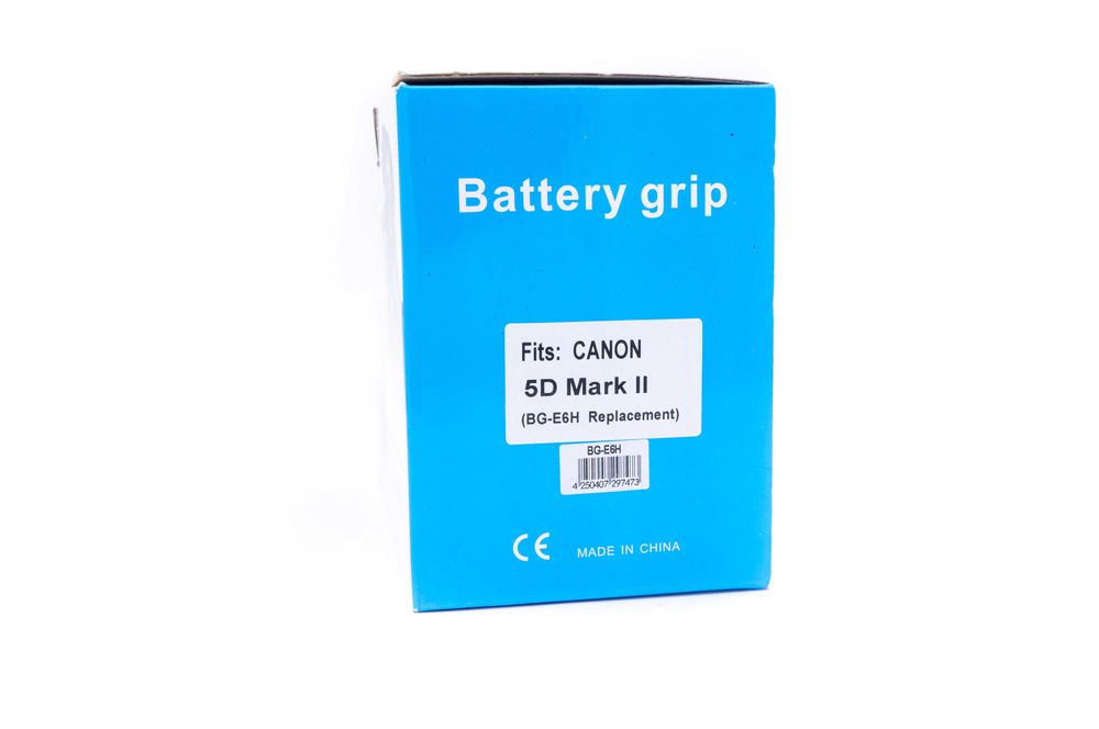 Grip pentru Canon 5D Mark II cu tavita de baterii AA, nou
