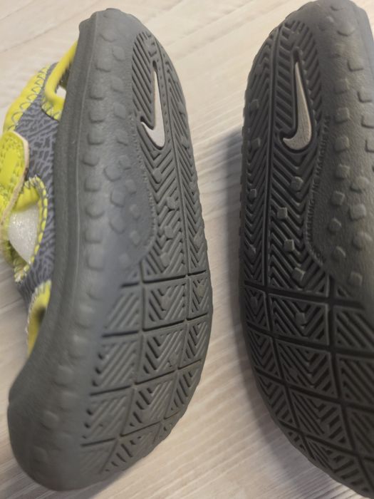 Sandale Nike  mărimea 19