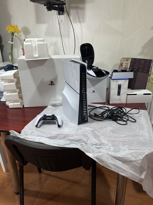 PS 5 slim - 1 TB