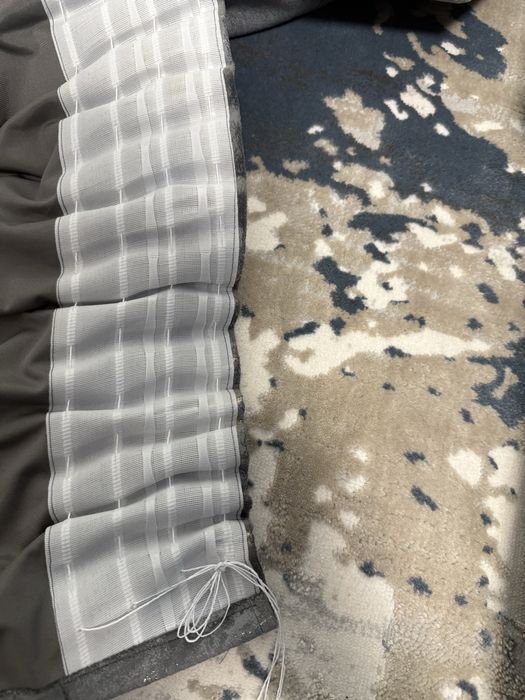 Draperie gri cu insertii aurii ( cu rejansa )