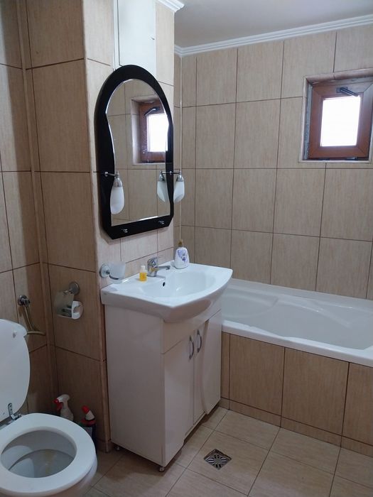 Vand apartament în Horezu