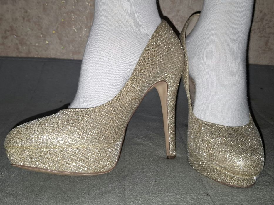 Каблуки блестящие на шпильке