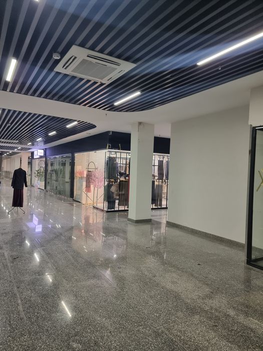 Arenda Chlonzorda Magazin. Aygen oldida