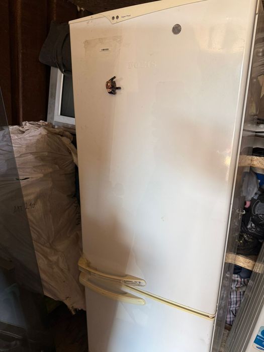 Продаю холодильник