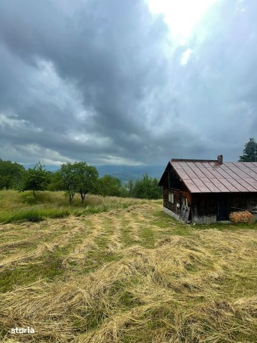 Cabana de vacanta, 60 mp, teren generos de 83 ari, zona Borsa, Maramur