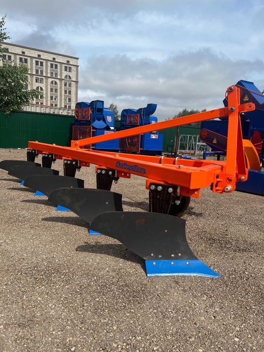 Продам плуг 5ти корпусной ПЛН-5-35