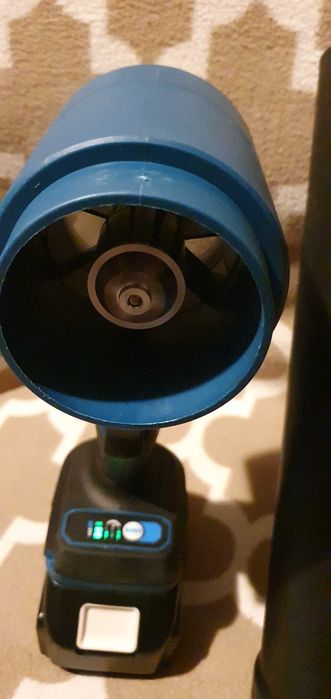 Suflantă pe baterie cu motor brushless