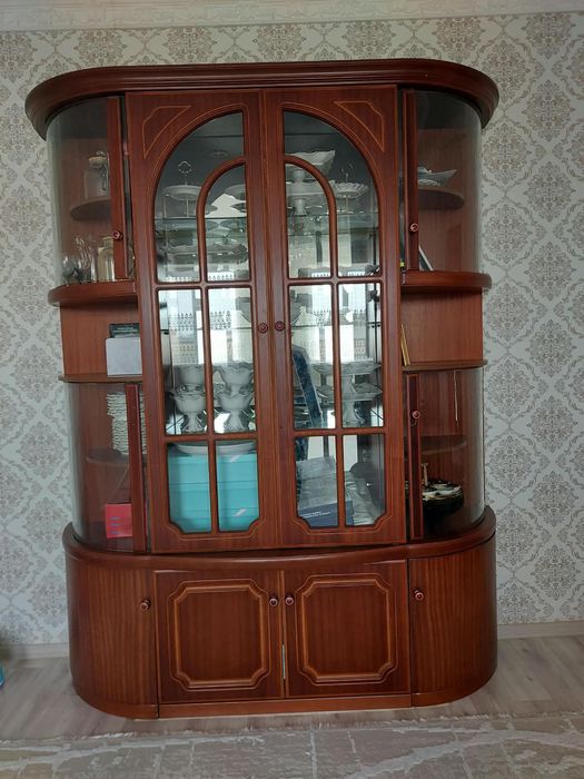 Продам сервант!!!