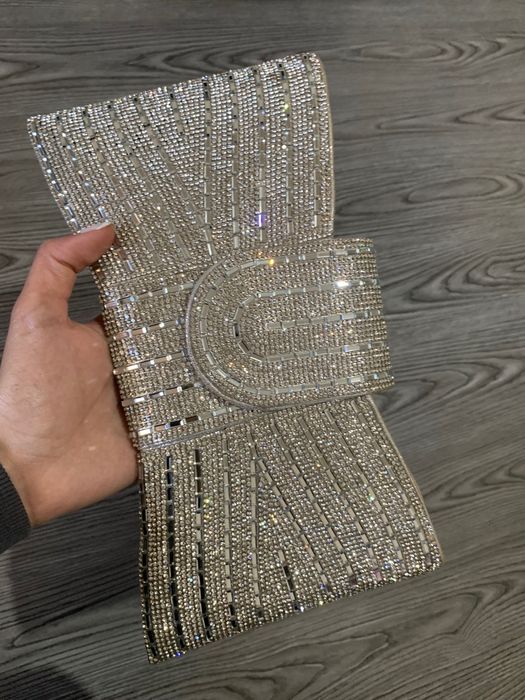 Клъч тип панделка
