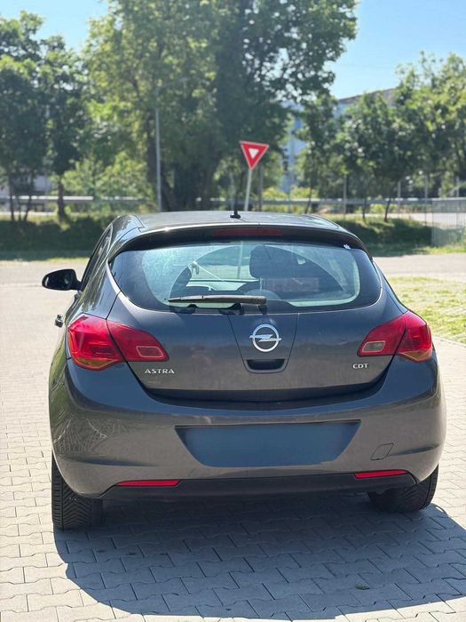 Vand Opel Astra J 1.7 CDTI 2010