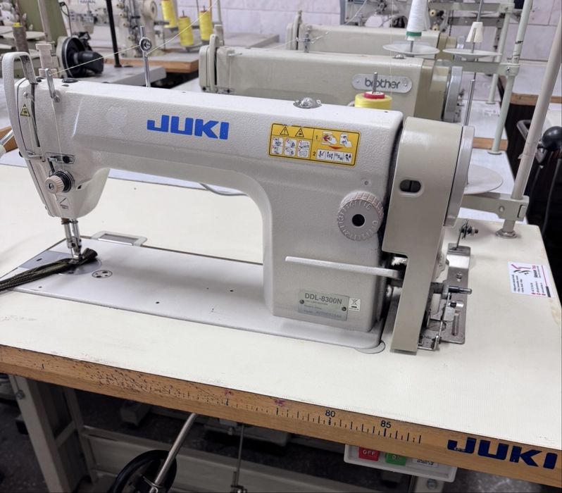 Masina cusut JUKI DDL-8300N