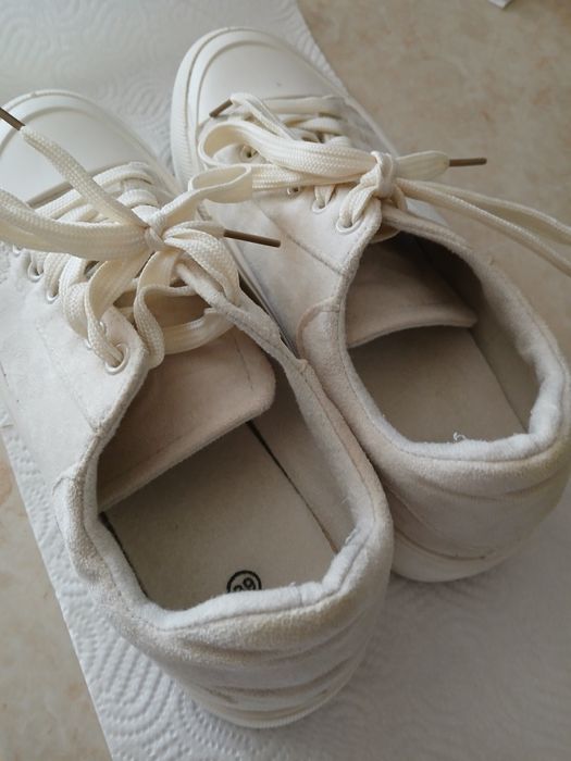 Много удобни маратонки. Дамски боти - велур и лак.Нови спортни дамски.