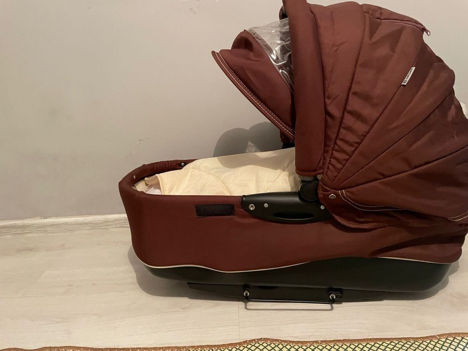 Коляска хорошая 13000тг