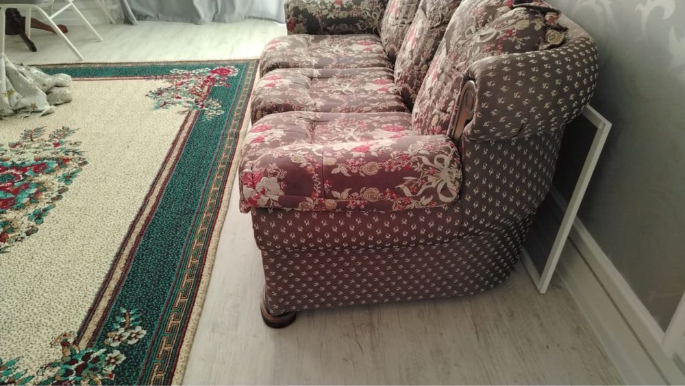 Отдам даром диван