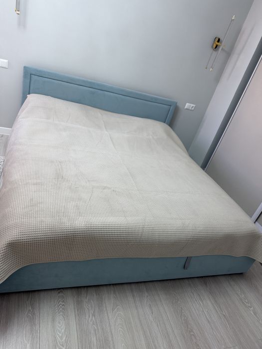 Продам двуспальную кровать с матросом