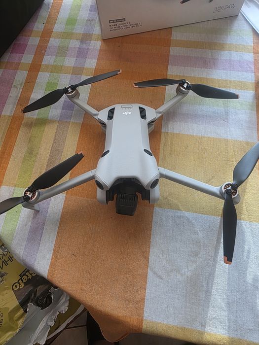 Дрон DJI Mini 4 Pro