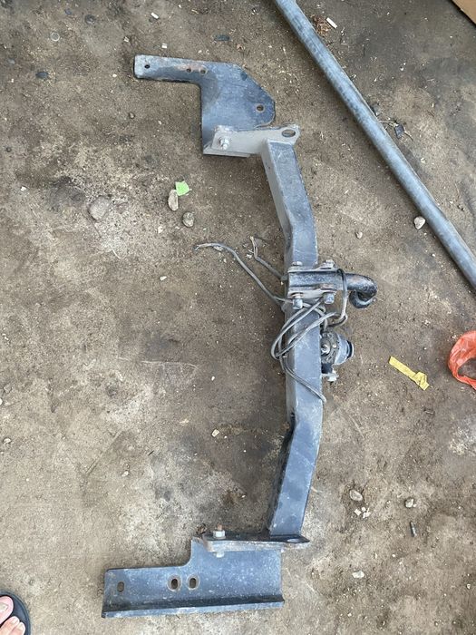 Фаркоп на ландкрузер 200