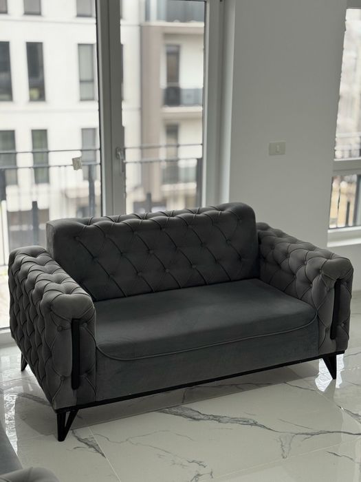 Canapea modernă gri