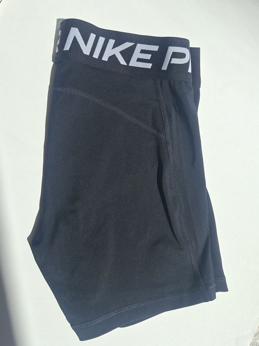 Nike Pro шорти женски