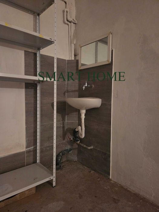 Дава се под наем Гараж / Паркомясто в Велико Търново, Колю Фичето - 22 кв.м за 81.6 € - Снимка #1