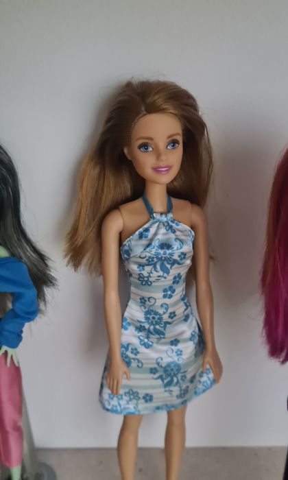 Продам Барби 5 куколок