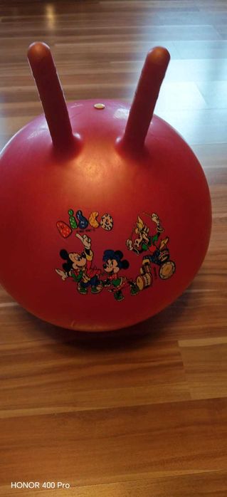 Детский мяч-прыгун с рожками