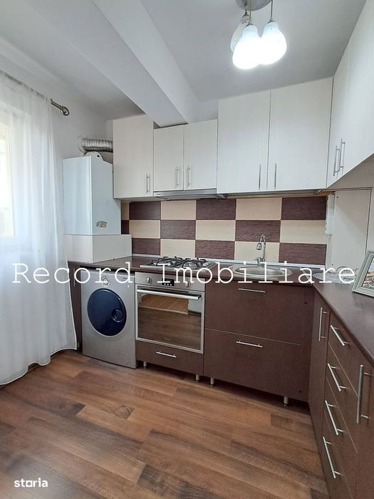 Apartament 2 camere mobilat, parcare str.Eroilor Floresti