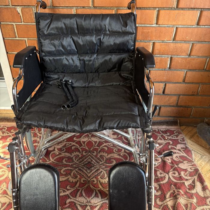 Продам коляску инвалидную