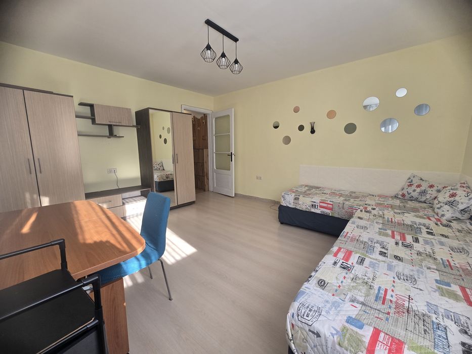 Дава се под наем Тристаен апартамент в Бургас, Център - 70 кв.м за 510 € - Снимка #5