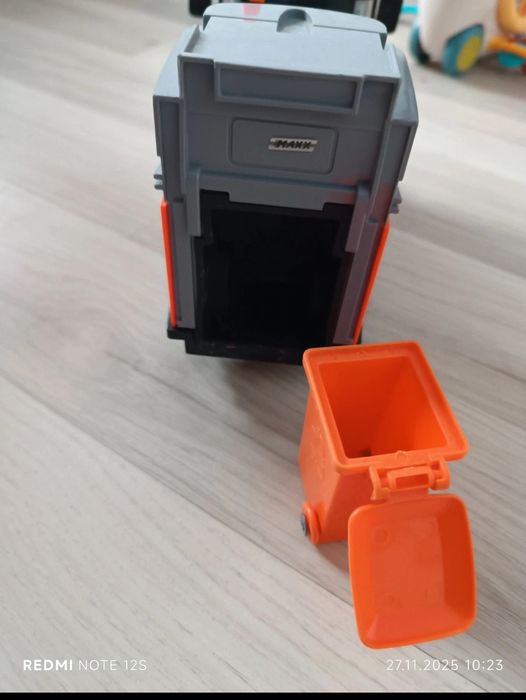 Camion de jucarie cu sunete și lumini