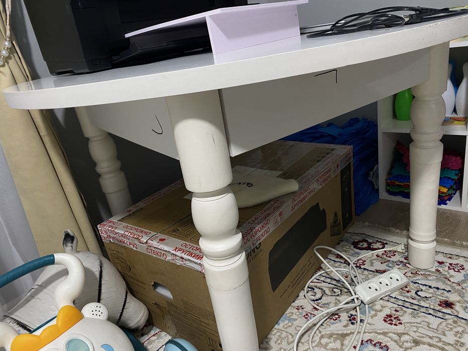 Стол сатылады универсал