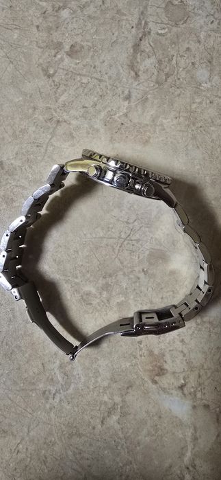 Продавам Casio EF 527