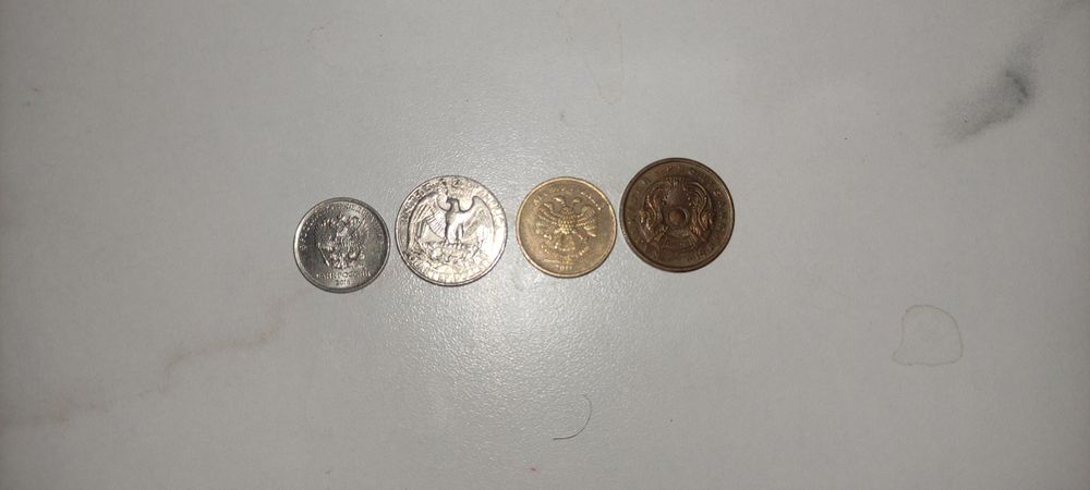 Продам старые монеты